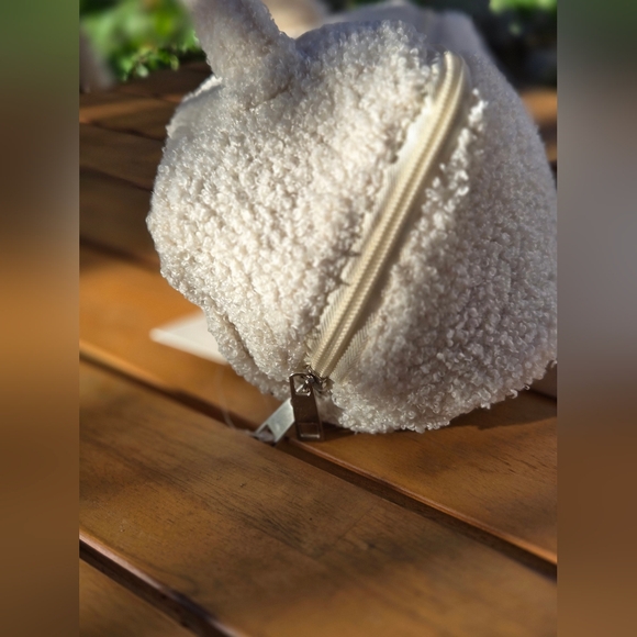 Makeup Bag - Teddy Fabric - Picture 6 of 7